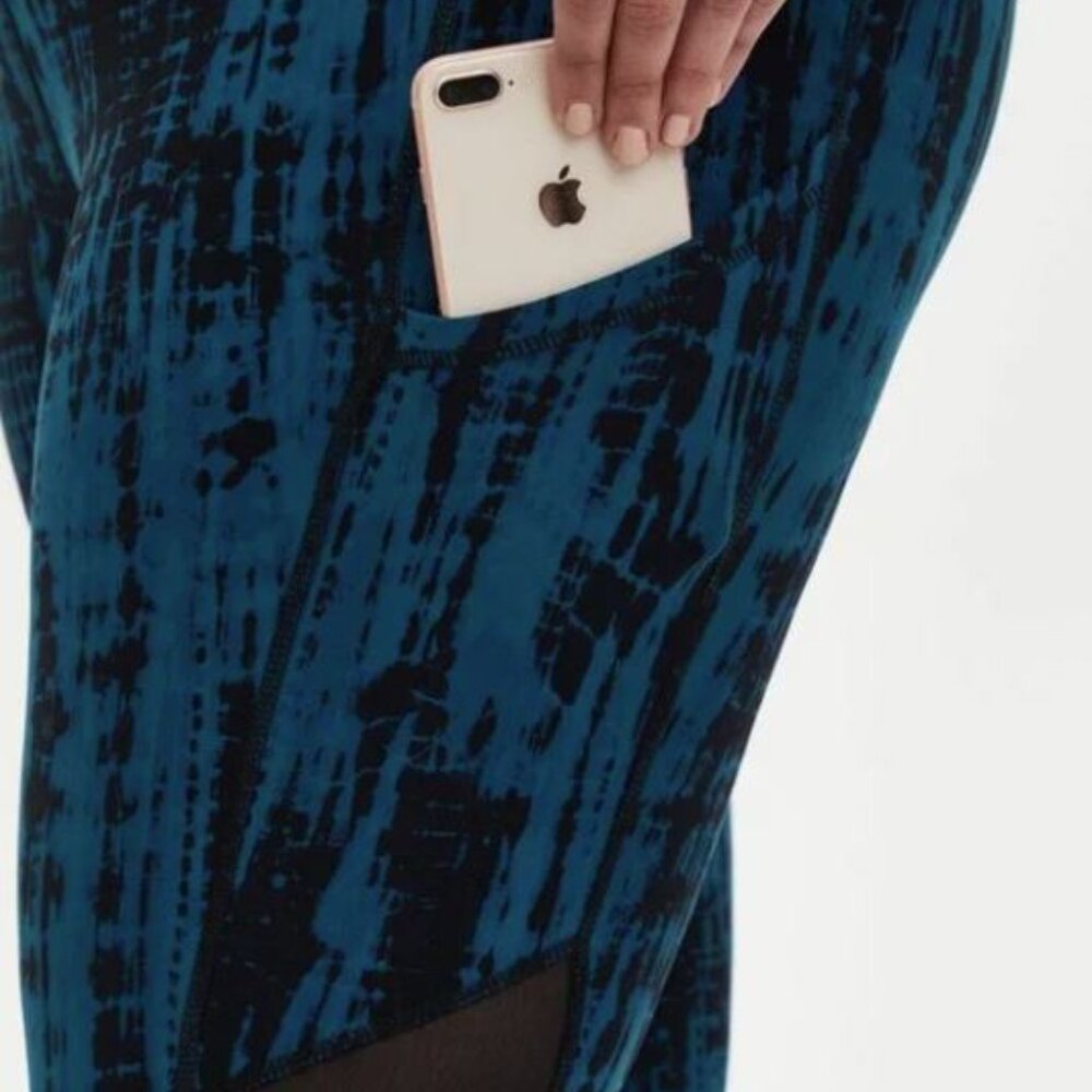 Torrid Active Teal and Black Patterned Mesh Cut-out Leggings 6x - Picture 3 of 7